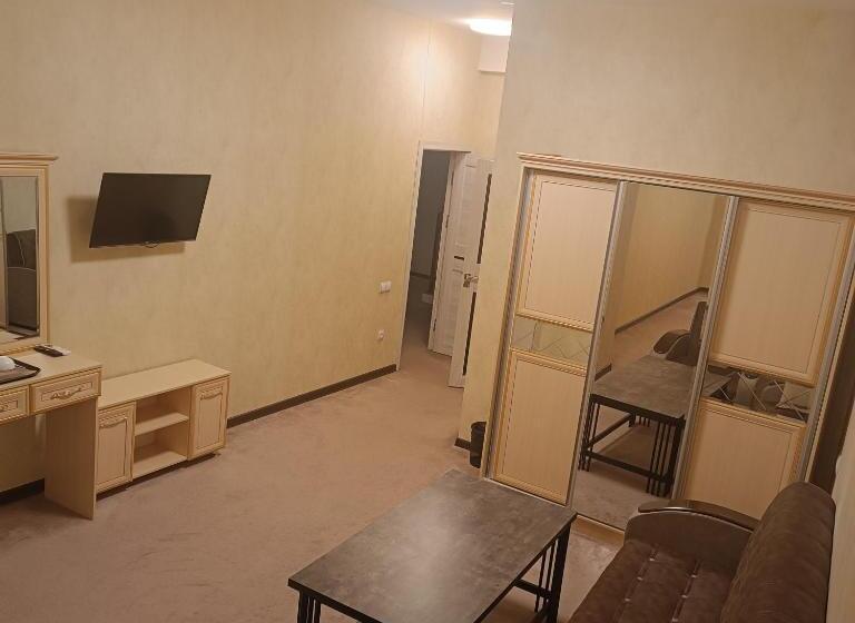 هتل Grand Caravan