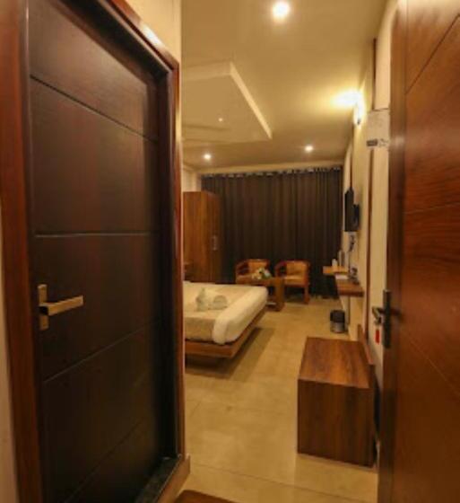 בית מלון כפרי Misty Gate Kerala