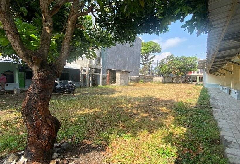 בית מלון כפרי Oyo Life 93256 Kos Meninting