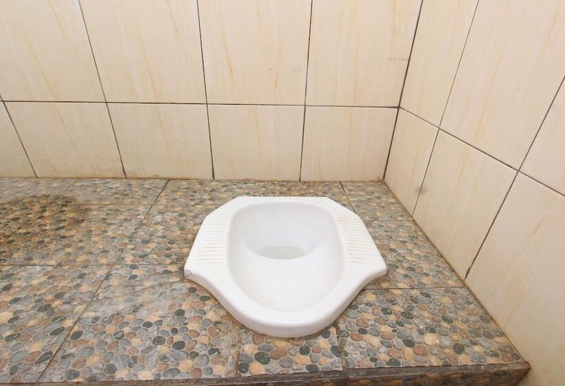 בית מלון כפרי Oyo Life 93256 Kos Meninting