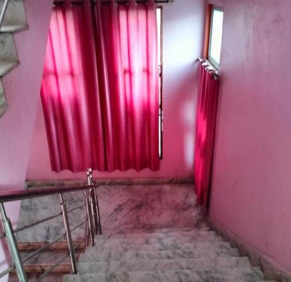 Отель Sun N Star By Wb Inn