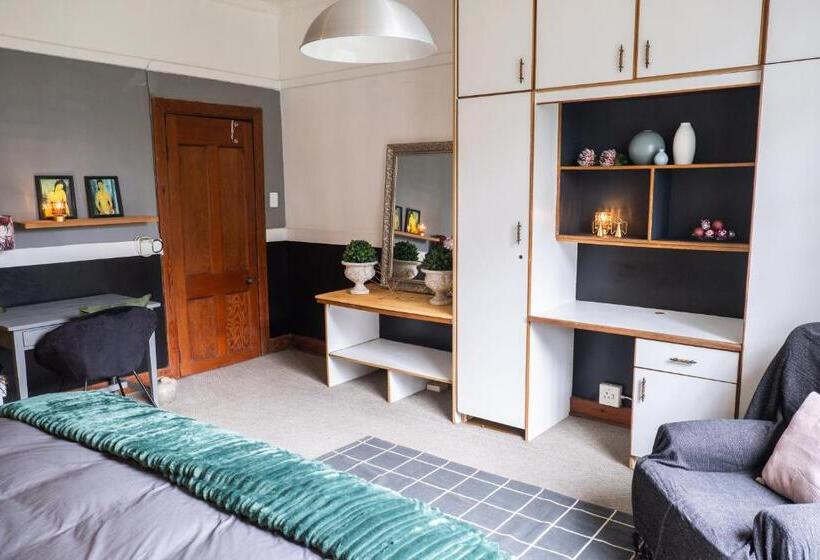 ペンション 3 On Rockhaven