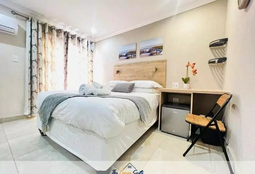 ペンション The Curve Suite Guest House