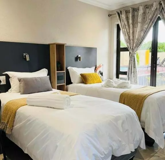 ペンション The Curve Suite Guest House