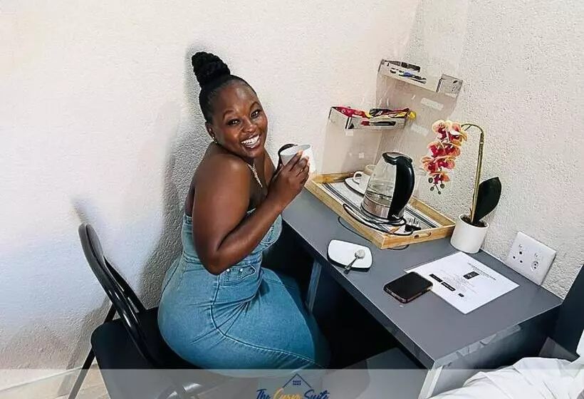 ペンション The Curve Suite Guest House