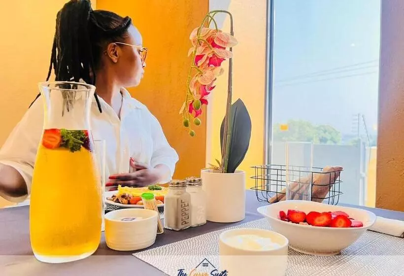 ペンション The Curve Suite Guest House