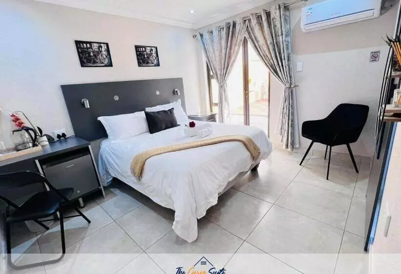 ペンション The Curve Suite Guest House