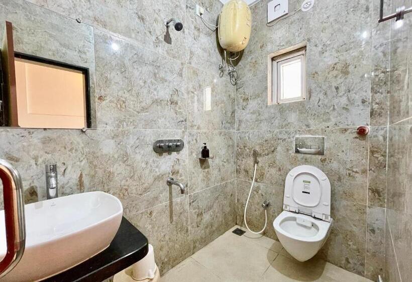 Subham Beach Inn ! Puri Near Sea Beach And Temple Fully Air Conditioned Hotel With Lift And Parking