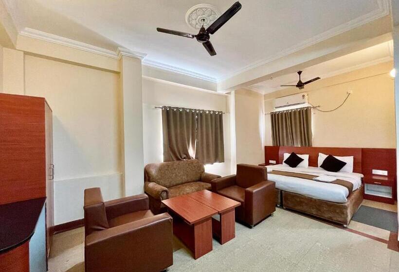 Subham Beach Inn ! Puri Near Sea Beach And Temple Fully Air Conditioned Hotel With Lift And Parking