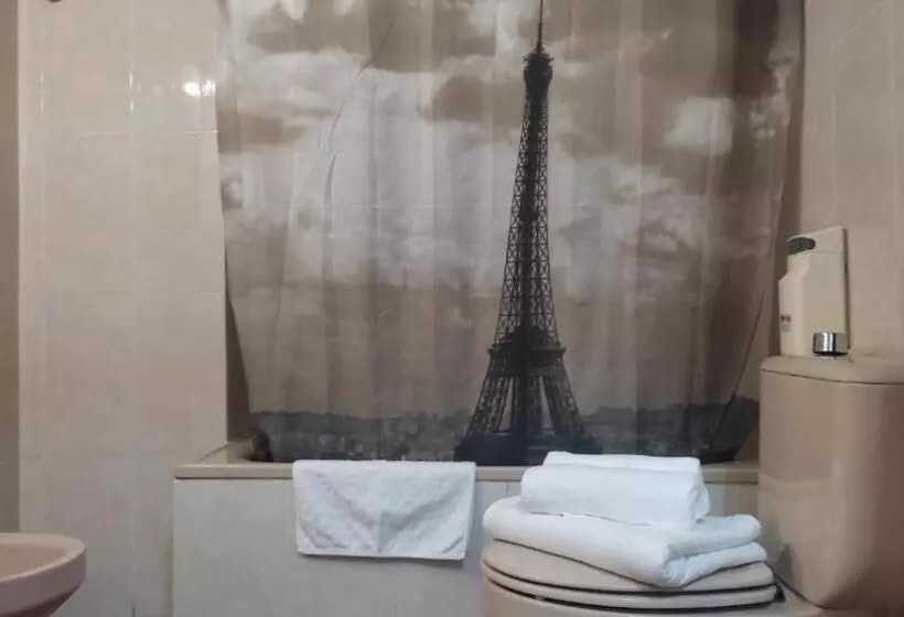 Albergue Villanúa Tritón 4 Hab Máx 14 Personas