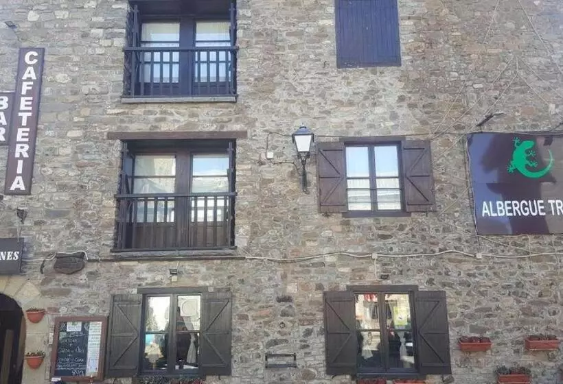 Albergue Villanúa Tritón 4 Hab Máx 14 Personas