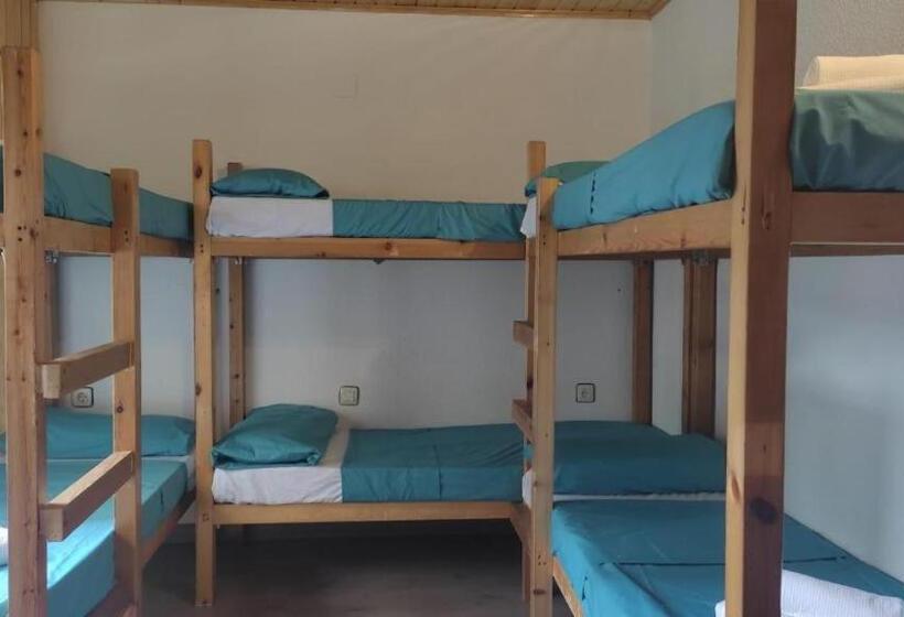 Albergue Villanúa Tritón 4 Hab Máx 14 Personas