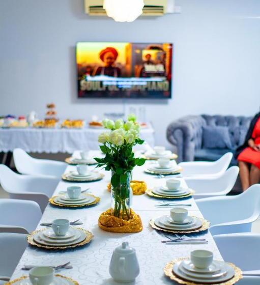 تختخواب و صبحانه Green Lagoon Guest House Tawana