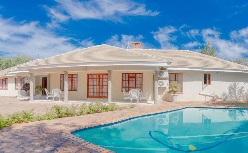 تختخواب و صبحانه Green Lagoon Guest House Tawana