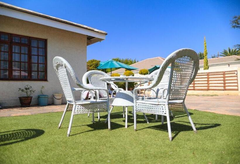 تختخواب و صبحانه Green Lagoon Guest House Tawana