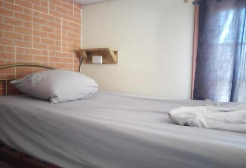 הוסטל Ferdinand Apartments