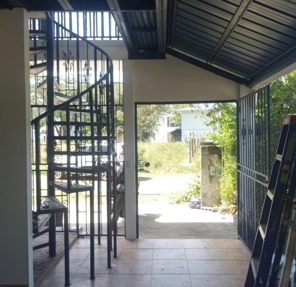 הוסטל Ferdinand Apartments