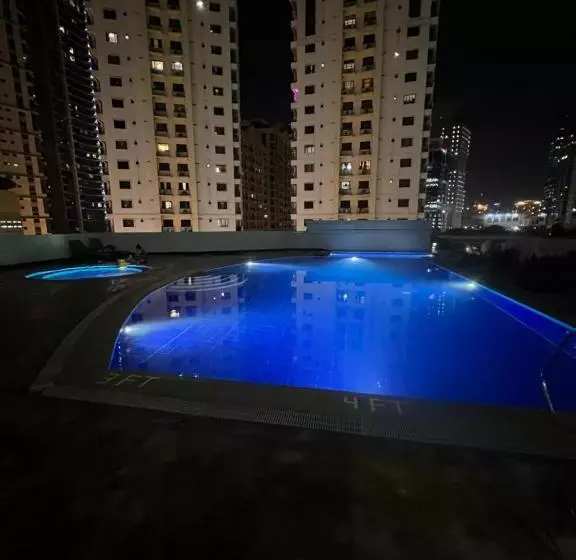 Hotelli Affordable Staycation Airbnb Bgc