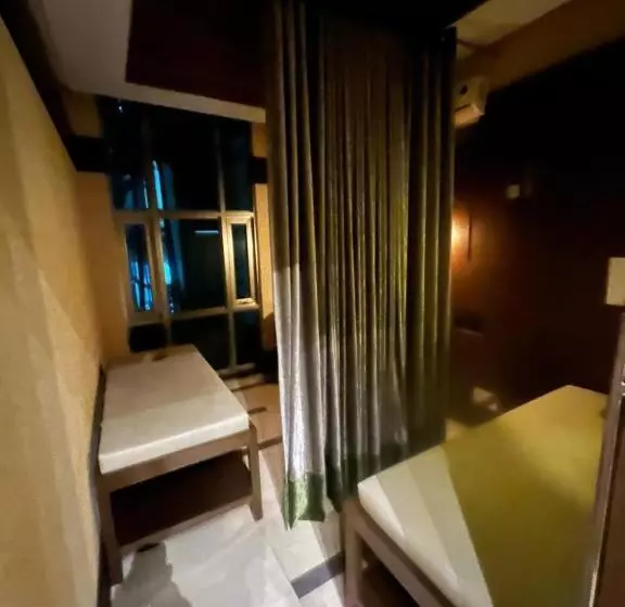 Hotelli Affordable Staycation Airbnb Bgc