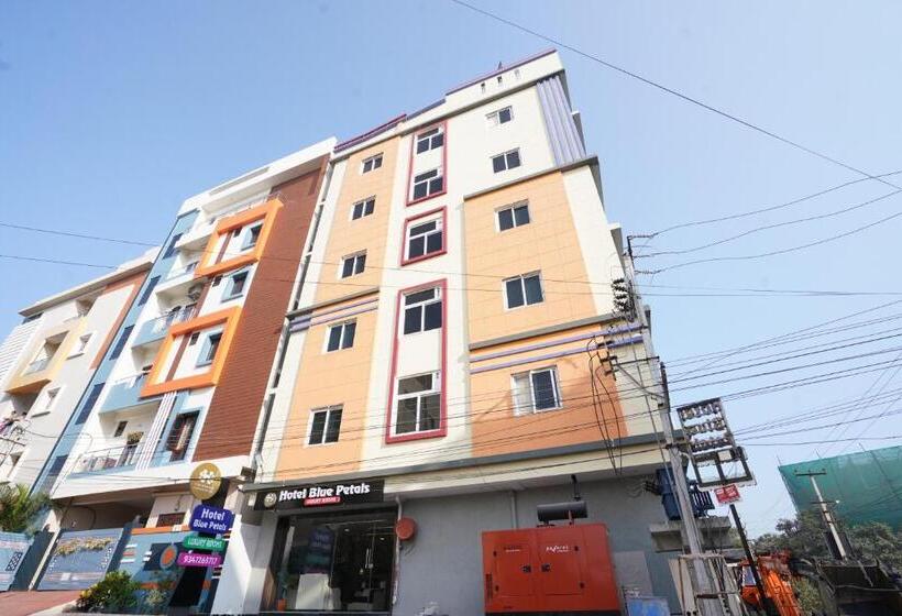 فندق Blue Petals