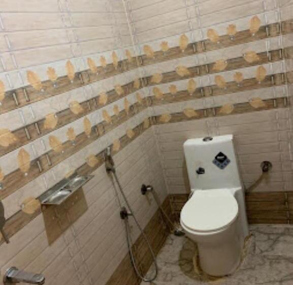 ホテル Kalash Guest House And Restaurant Kushinagar