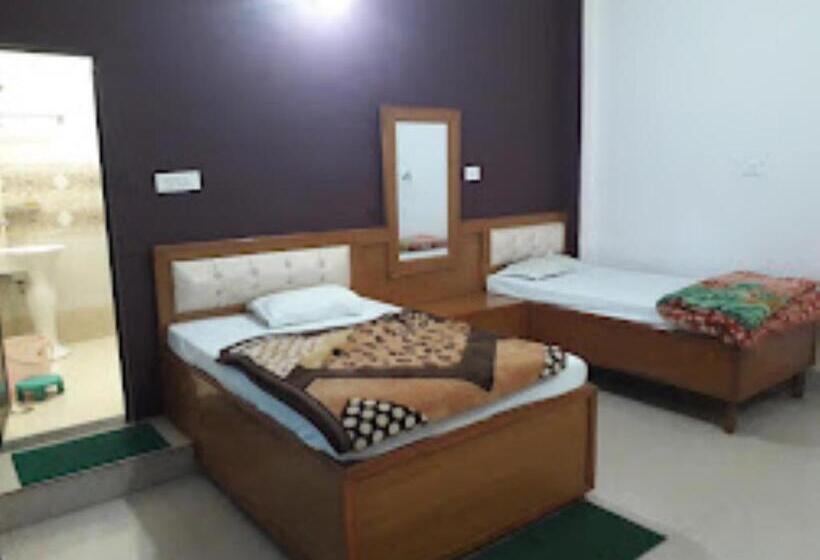 ホテル Kalash Guest House And Restaurant Kushinagar