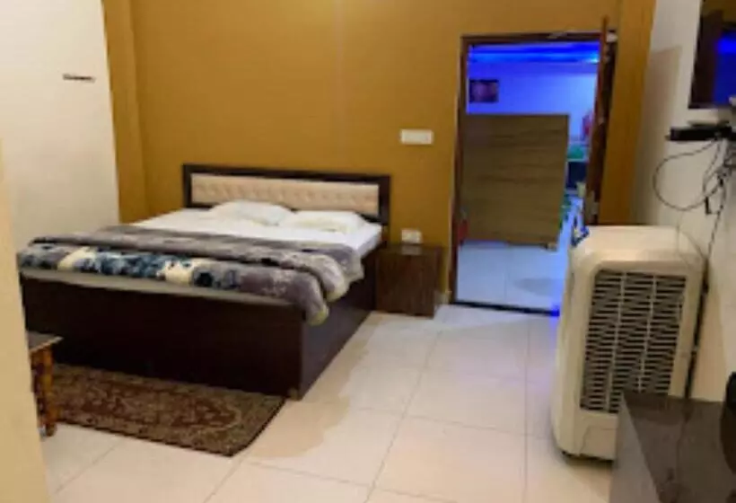 Hotelli Kalash Guest House And Restaurant Kushinagar
