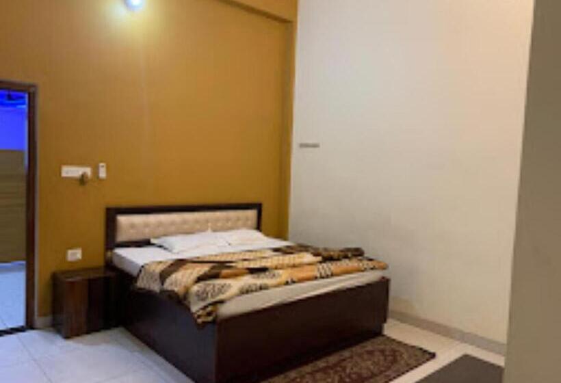 ホテル Kalash Guest House And Restaurant Kushinagar