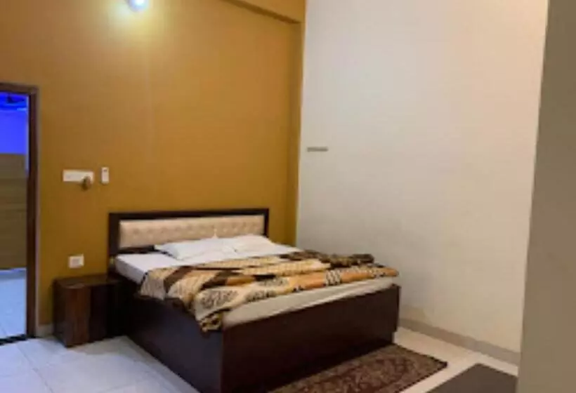 Hotelli Kalash Guest House And Restaurant Kushinagar