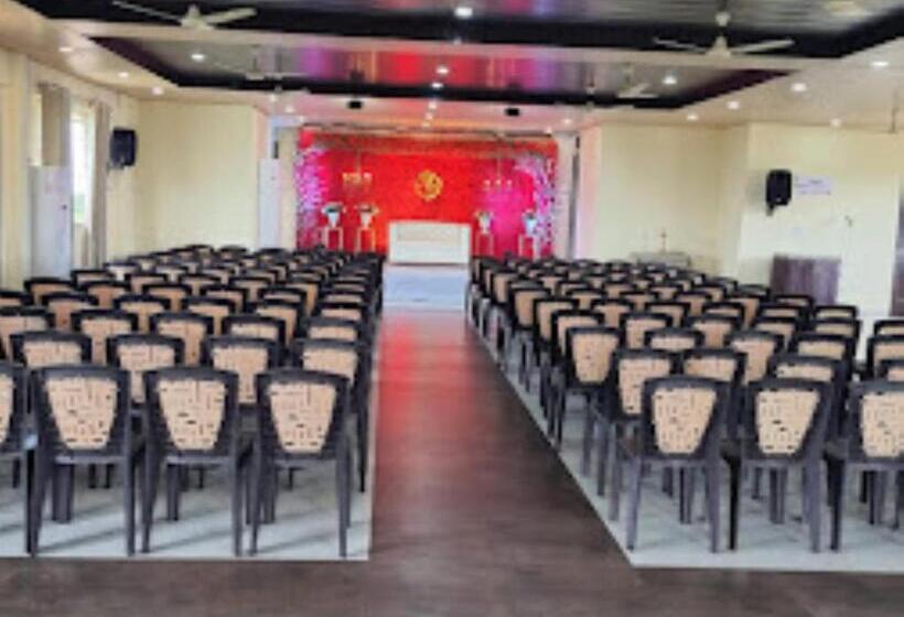 Hotel Mandara Residency,padu