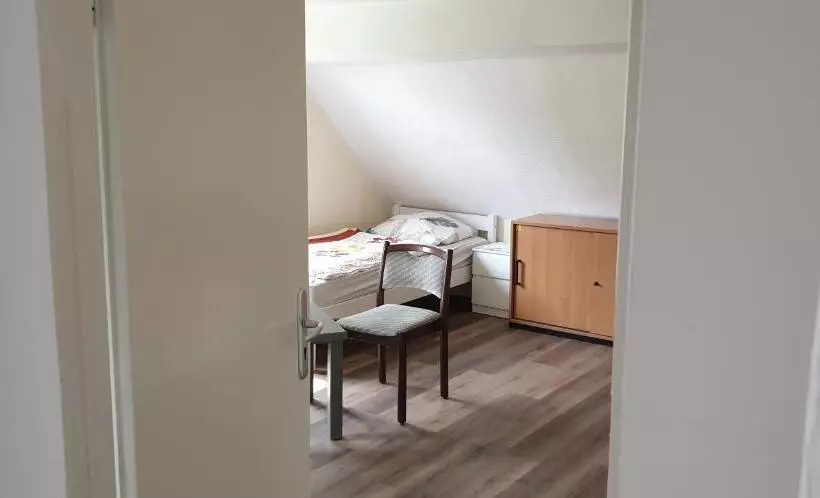 Majatalo Monteur Zimmer Häger