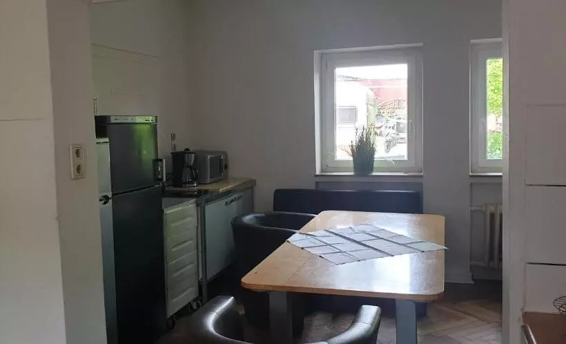 Majatalo Monteur Zimmer Häger