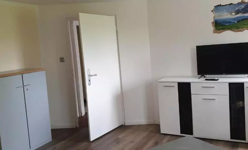 Majatalo Monteur Zimmer Häger