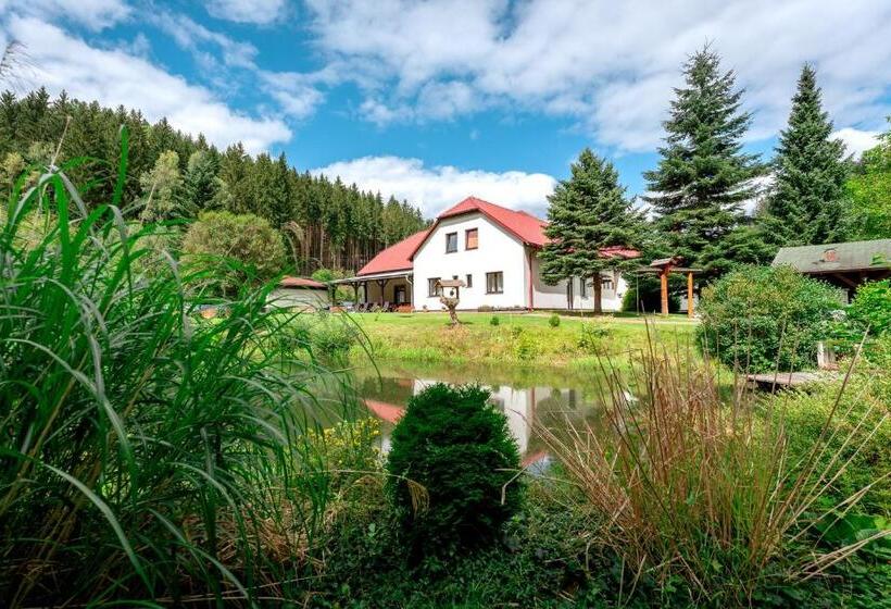 Majatalo Penzion U Rybníka