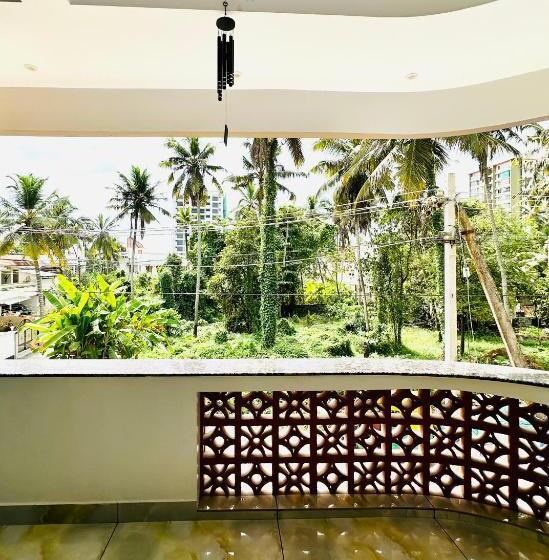 פנסיון Rams Guest House Meadows Near Lulu Mall & Kims Hospital