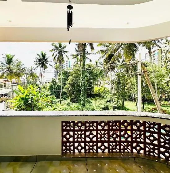 ペンション Rams Guest House Meadows Near Lulu Mall & Kims Hospital