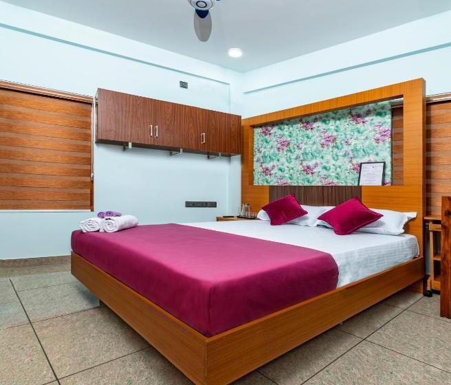 פנסיון Rams Guest House Meadows Near Lulu Mall & Kims Hospital