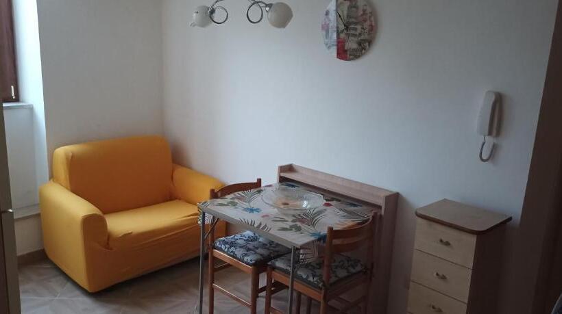 ペンション Sapri Holidays