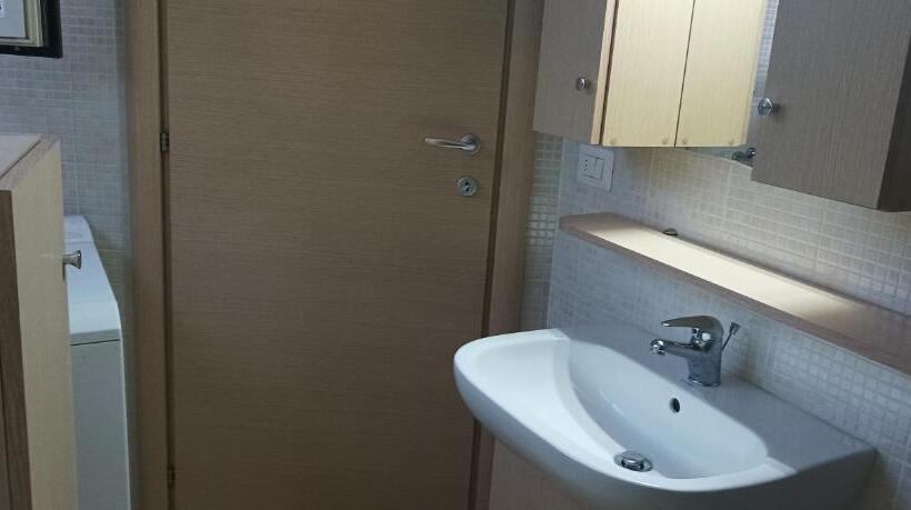 ペンション Sapri Holidays