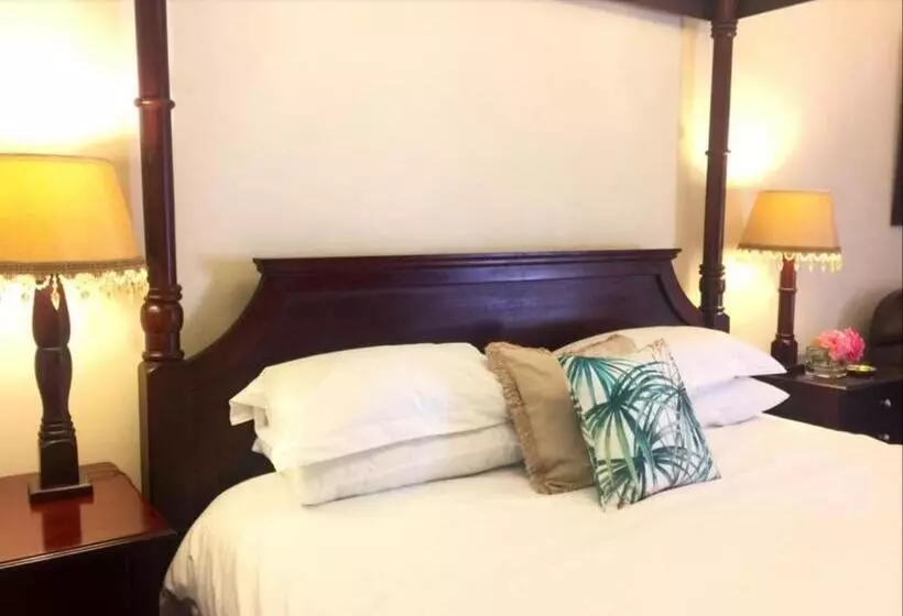 Majatalo Tom S Place Guest House