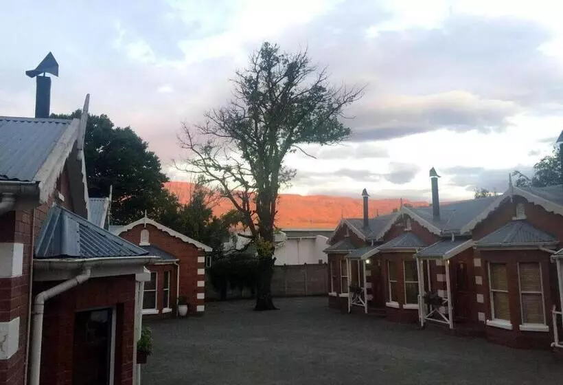 Majatalo Tom S Place Guest House