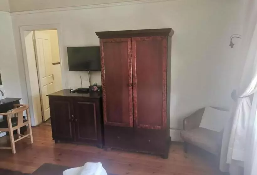 Majatalo Tom S Place Guest House