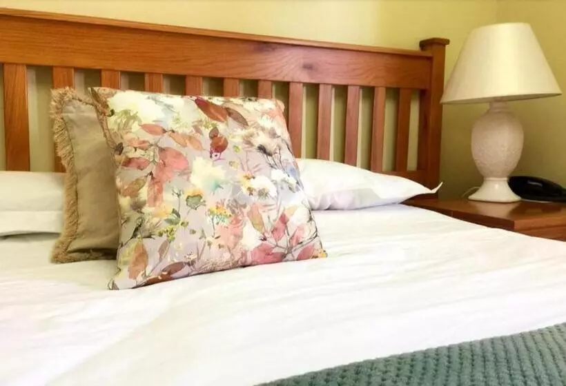 Majatalo Tom S Place Guest House