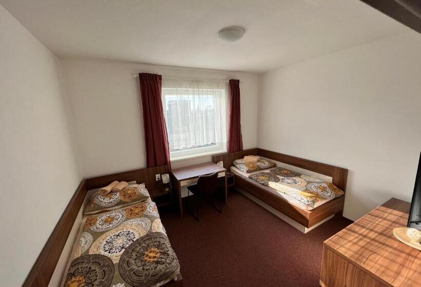 펜션 Ubytovanie Pod Bielymi Karpatmi