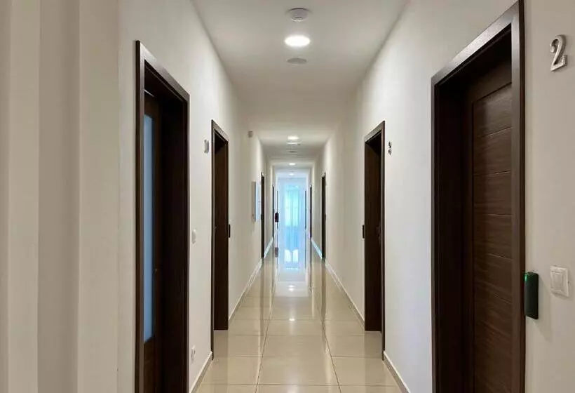 ペンション Ubytovanie Pod Bielymi Karpatmi