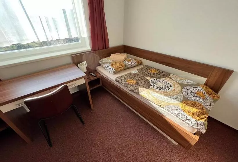 ペンション Ubytovanie Pod Bielymi Karpatmi