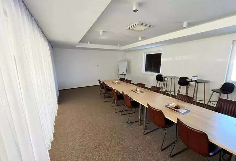 ペンション Ubytovanie Pod Bielymi Karpatmi