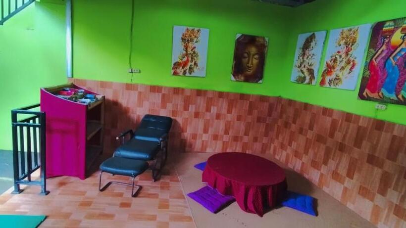 Общежитие Greenview Backpacker Inn