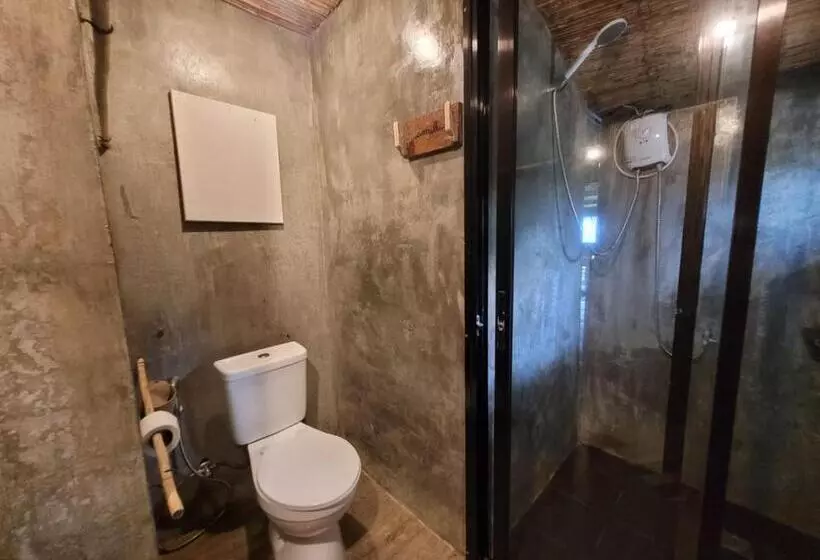هاستل Tarzan S House