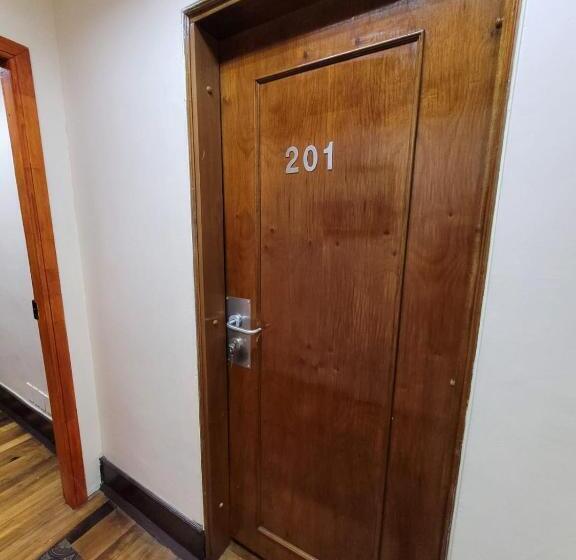 צימר Dallas Housen